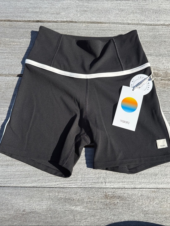Vuori Pants - Vuori AllTheFeels Court Short 4" Black XS NWT Athletic Tennis Running Shorts
